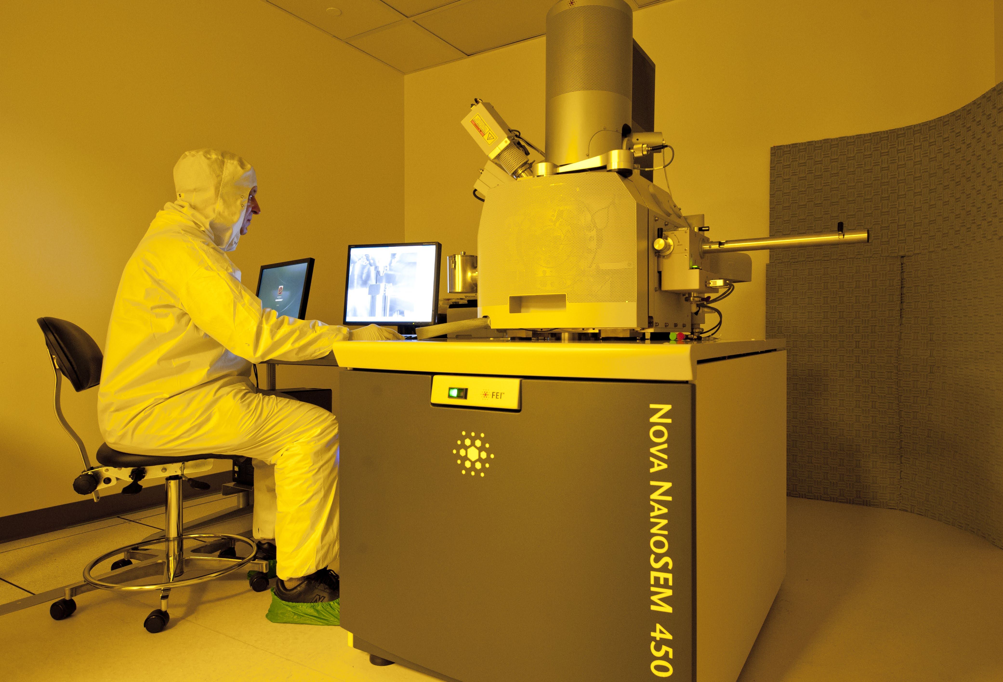 Stanford Nano Shared Facilities. Senior research scientist Rich Tiberio prepares to use the Nova NanoSEM electron microscope. Credit: Linda A. Cicero / Stanford News Service SEM